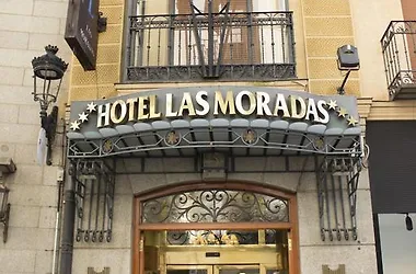 La ducha y telefonillo colgado antes de ser usada ( de abrir el grifo) -  Picture of Hotel Las Moradas, Avila - Tripadvisor